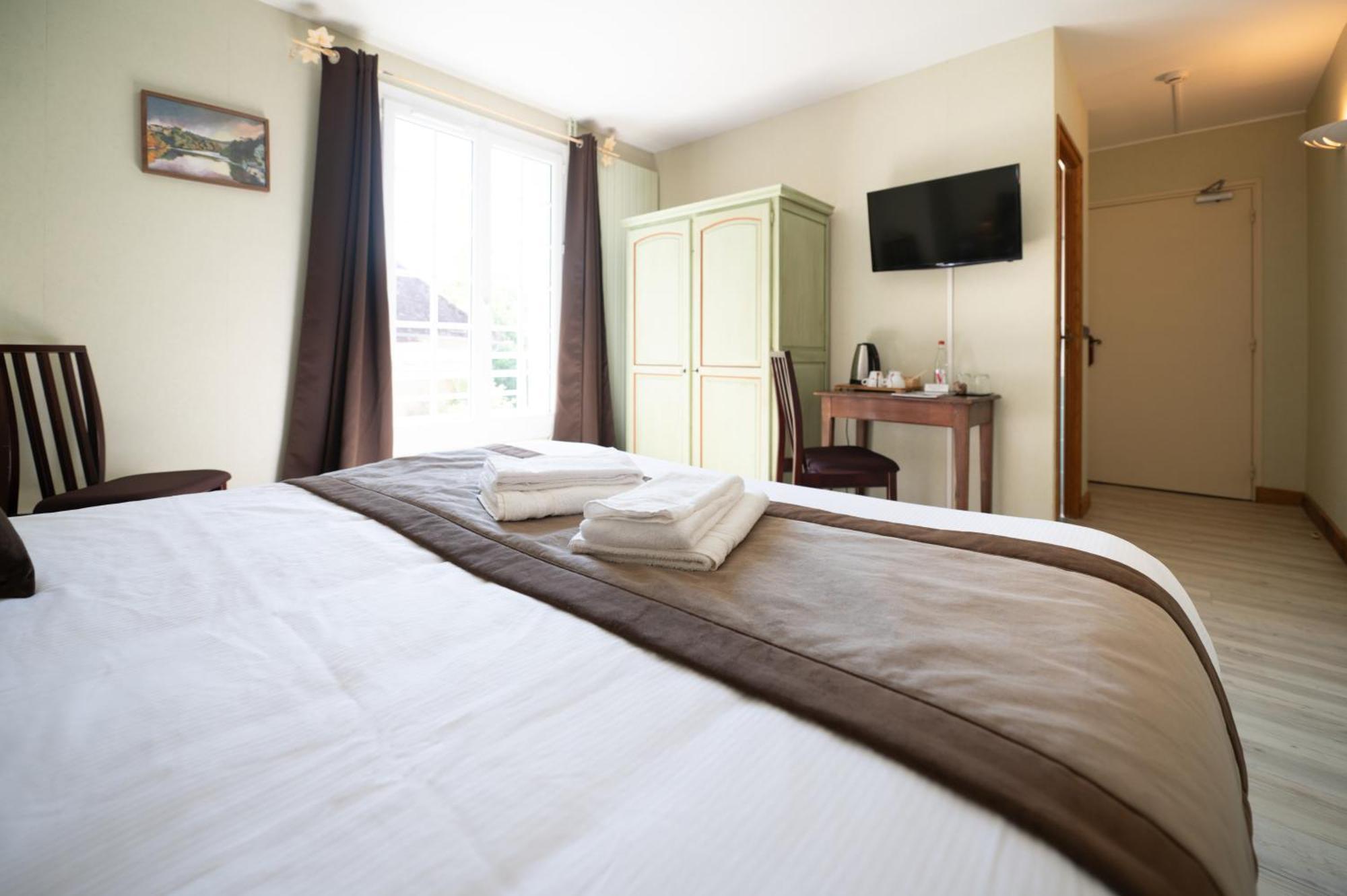 Logis Hotels - Hotel Restaurant Domaine Les Falaises Мартель Номер фото